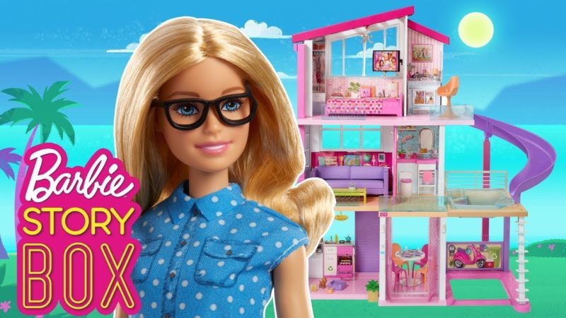Barbie riceve i poteri magici da una fata e i suoi disegni si trasformano in realtà@Barbie Italiano