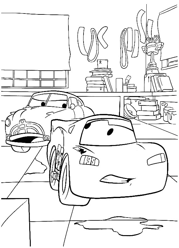 Disegno di Cars con Hudson e Saetta McQueen che parlano in officina da stampare e colorare 