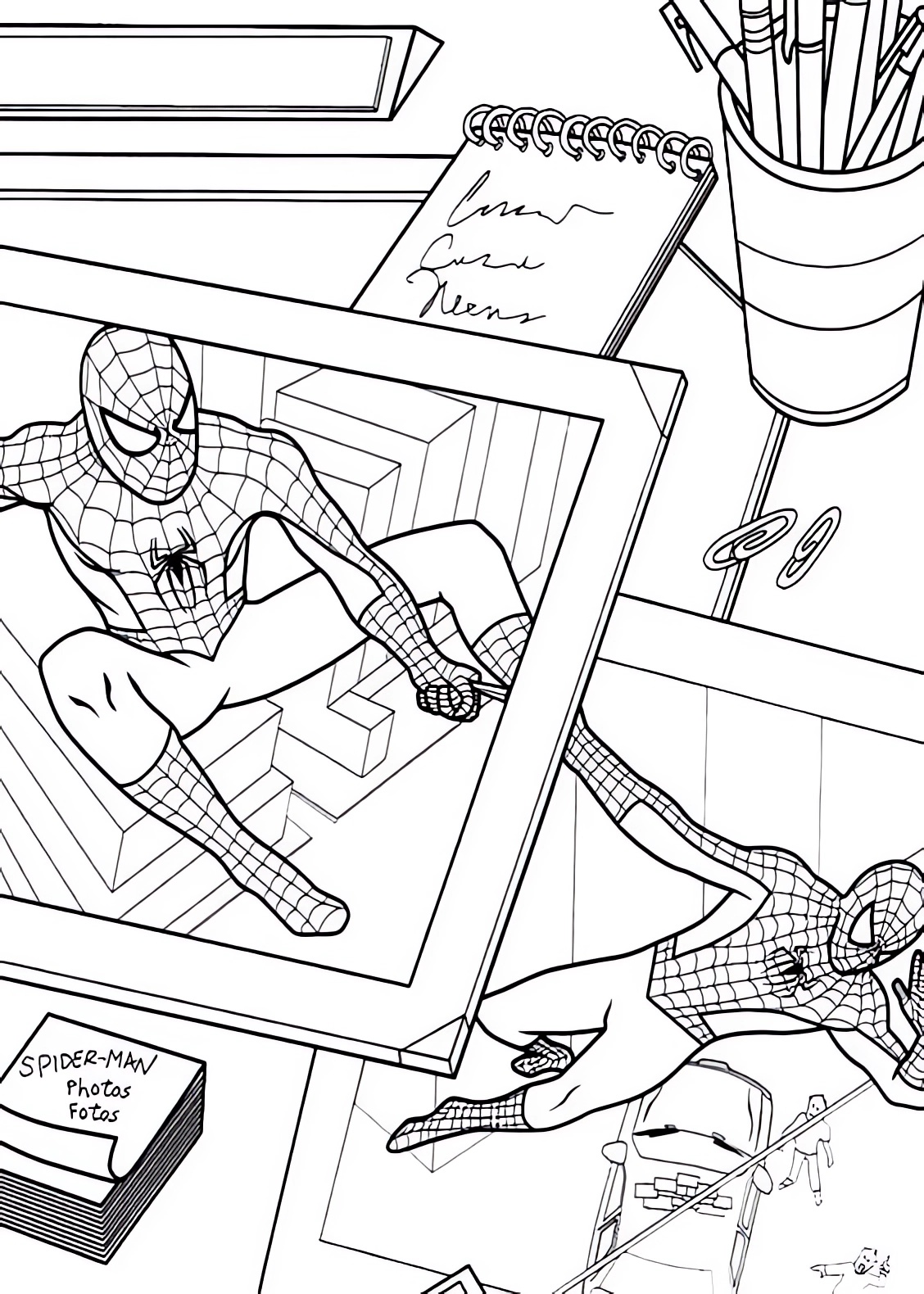 Disegno di Spiderman nelle foto con autoscatto di Peter Parker da stampare e colorare 
