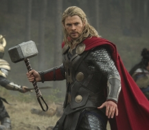 Thor (Chris Hemsworth) - Thor: Mroczny świat