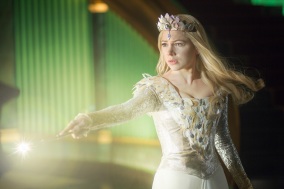 Glinda the Witch - The great and powerful Oz