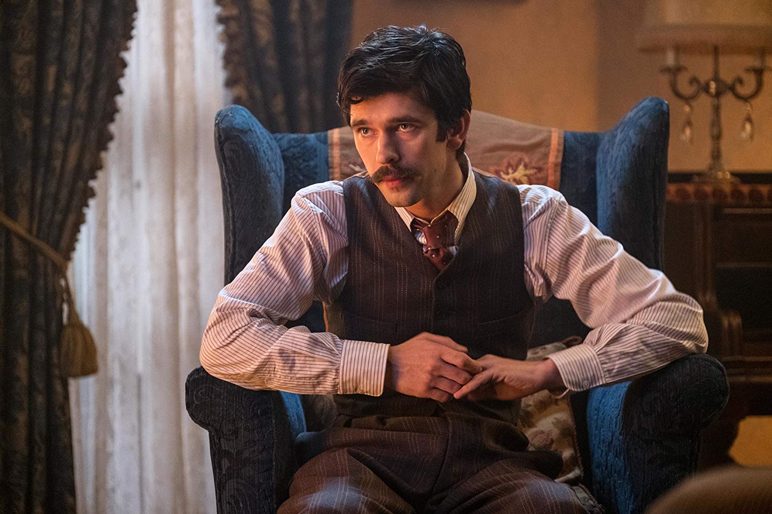 Michael Banks (Ben Whishaw) - Mary Poppins vender tilbage