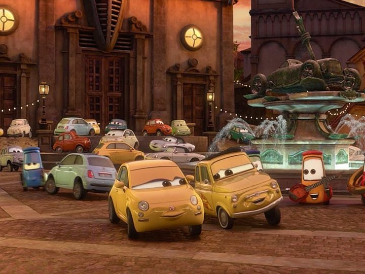 🤩 Conoscete la famiglia di Luigi | Pixar Cars | Disney Junior IT