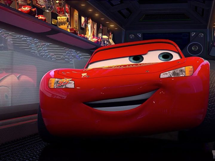 🤔 Cosa c’è dentro?| Pixar Cars | Disney Junior IT