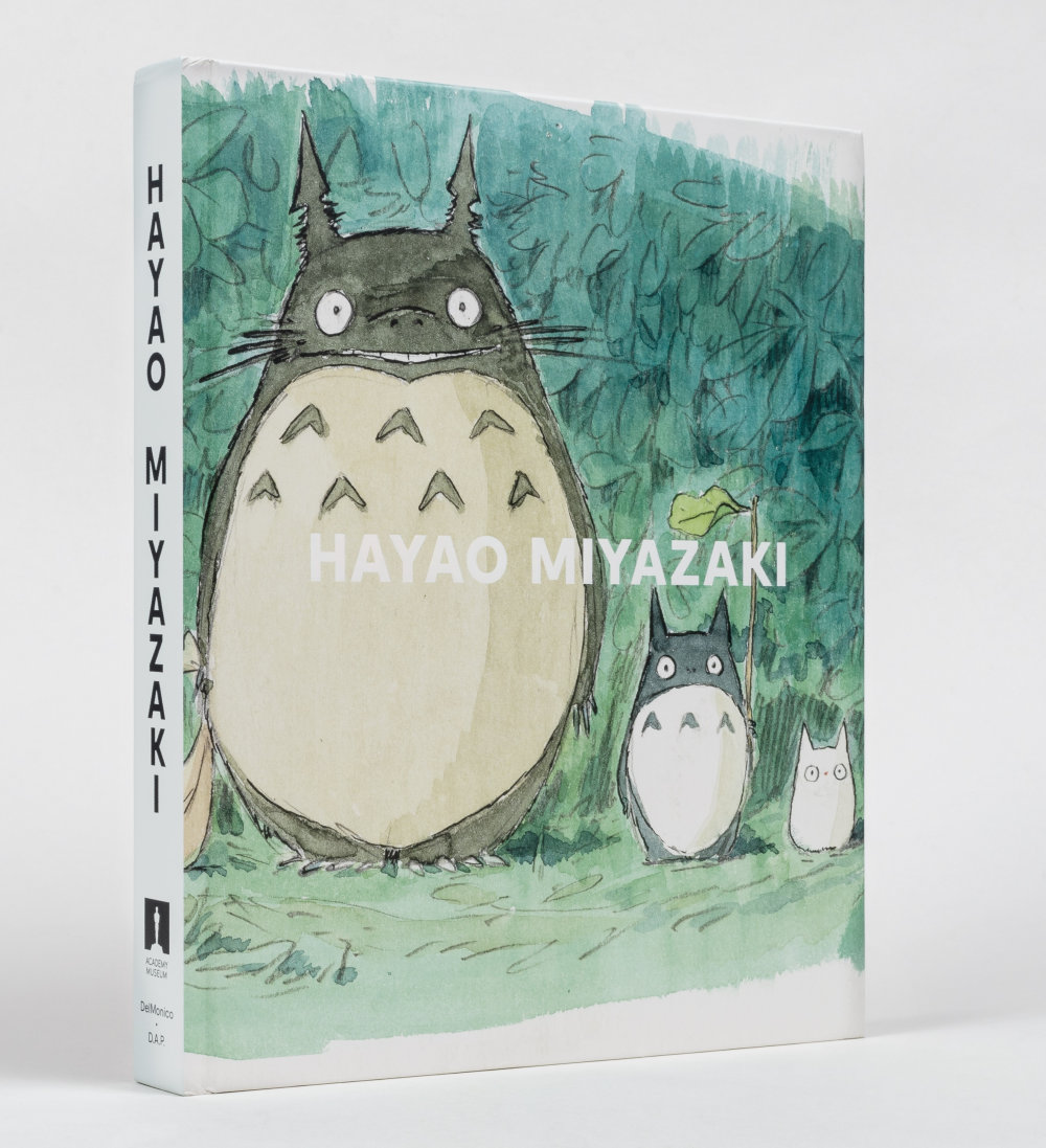 Catalogo Hayao Miyazaki, co-pubblicato da DelMonico Books e distribuito in tutto il mondo da D.A.P. Libro d'arte; imageboard, Il mio vicino Totoro (1988), Hayao Miyazaki, © Studio Ghibli