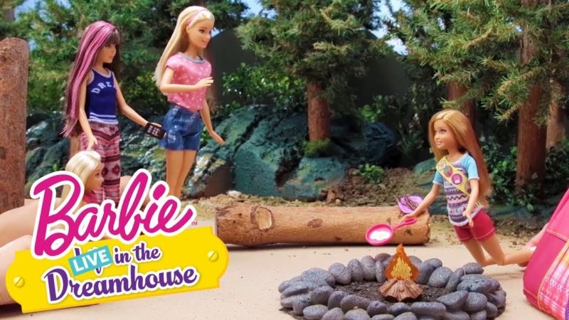 L’ORSO SCOUT | Barbie LIVE! In The Dreamhouse | @Barbie Italiano