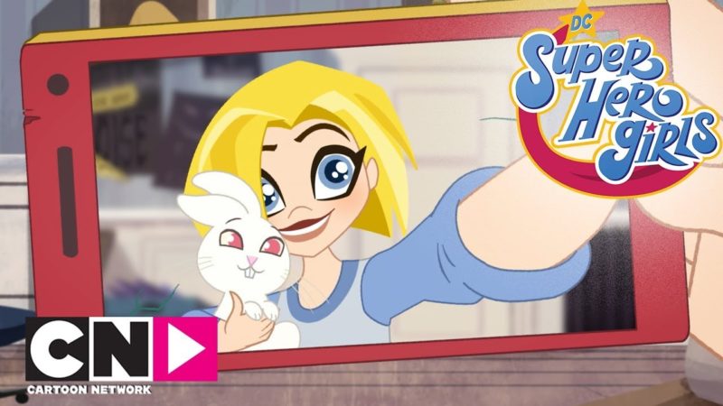 Accudire dei cuccioli | DC Super Hero Girls | Cartoon Network Italia
