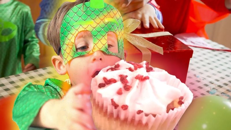 PJ Masks Super Pigiamini | Il brutto compleanno di Geco con la torta! | Cartoni Animati