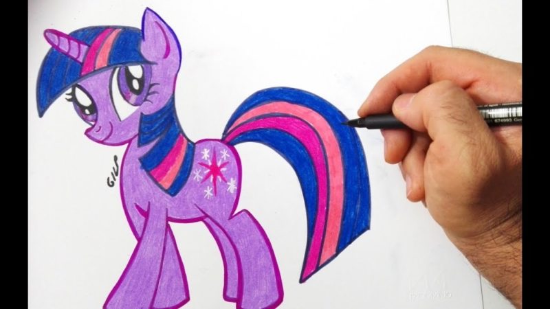 Come disegnare Twilight Sparkle dei My Little Pony