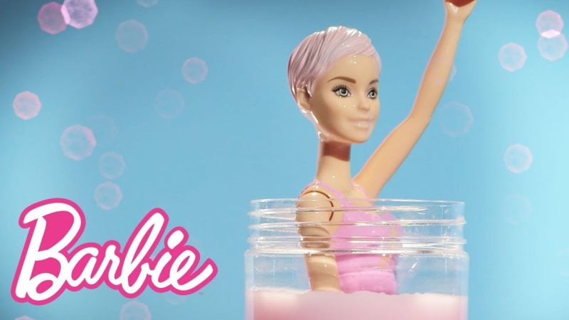 Barbie Color Reveal Fashion Show! | @Barbie Italiano