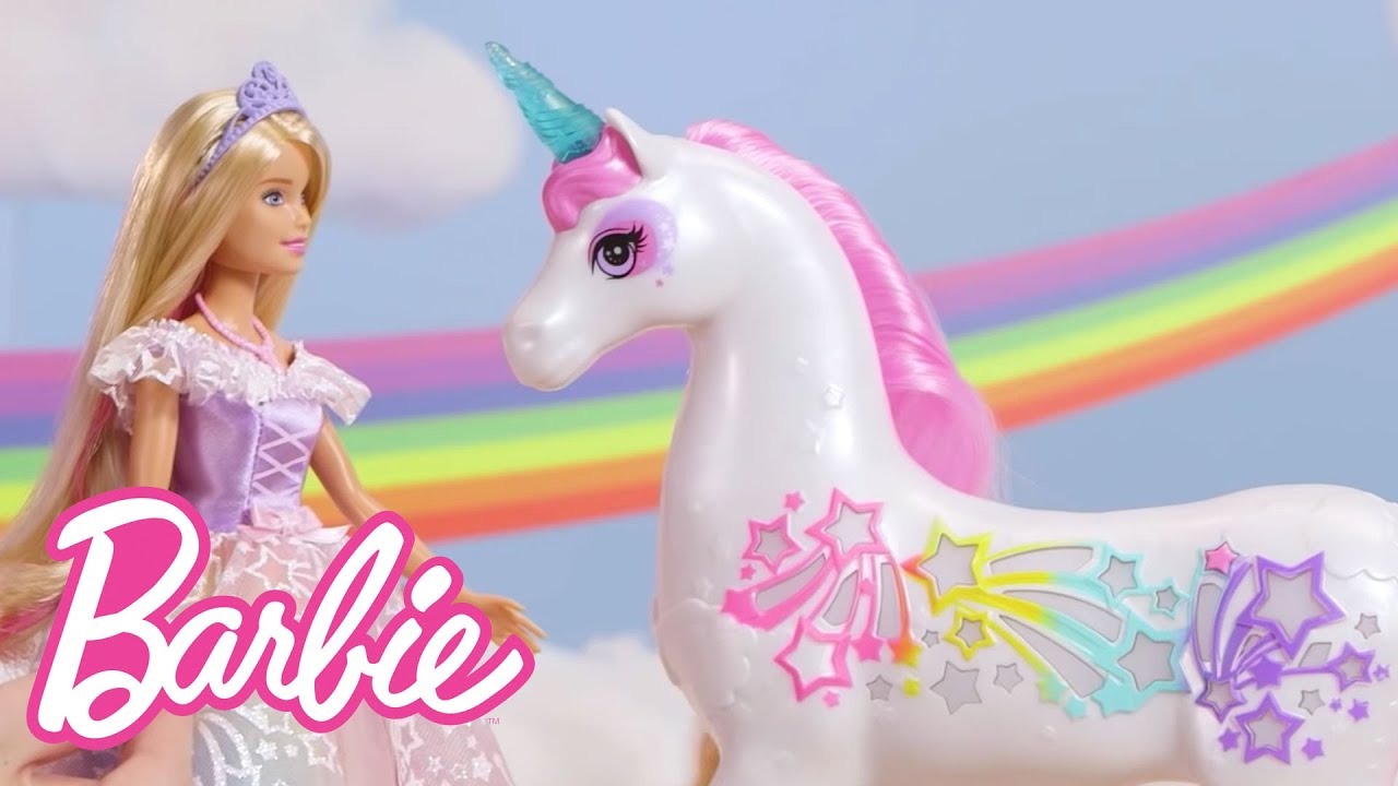 Barbie Dreamtopia e l'Unicorno Pettina e Brilla | @Barbie Italiano