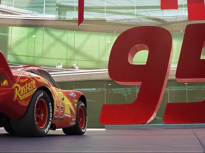 🚘 Il nuovo centro di allenamento di Saetta McQueen | Pixar Cars | Disney Junior IT
