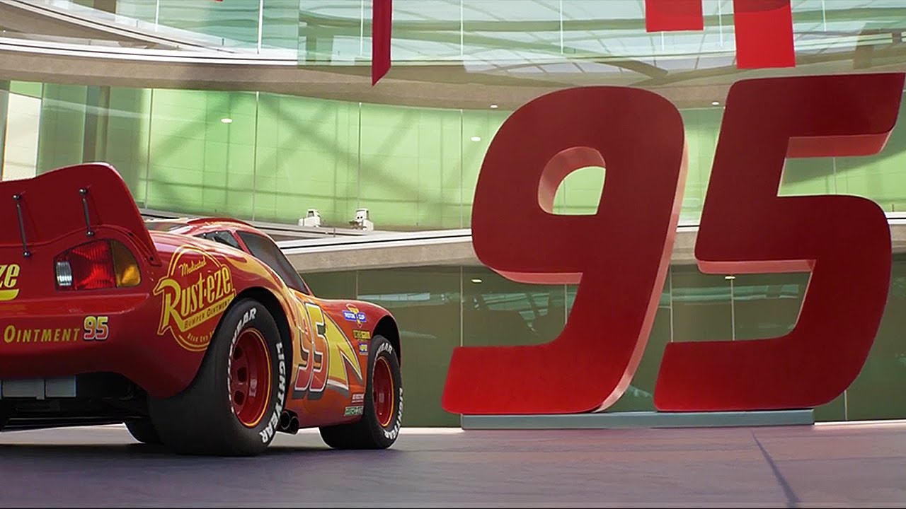 🚘 Il nuovo centro di allenamento di Saetta McQueen | Pixar Cars | Disney Junior IT